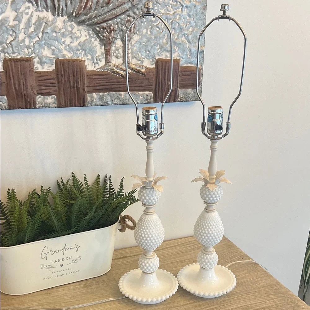 Vintage Hob Nail Milk Glass Elegant White Table Lamps. Pineapple 🍍 exc condition